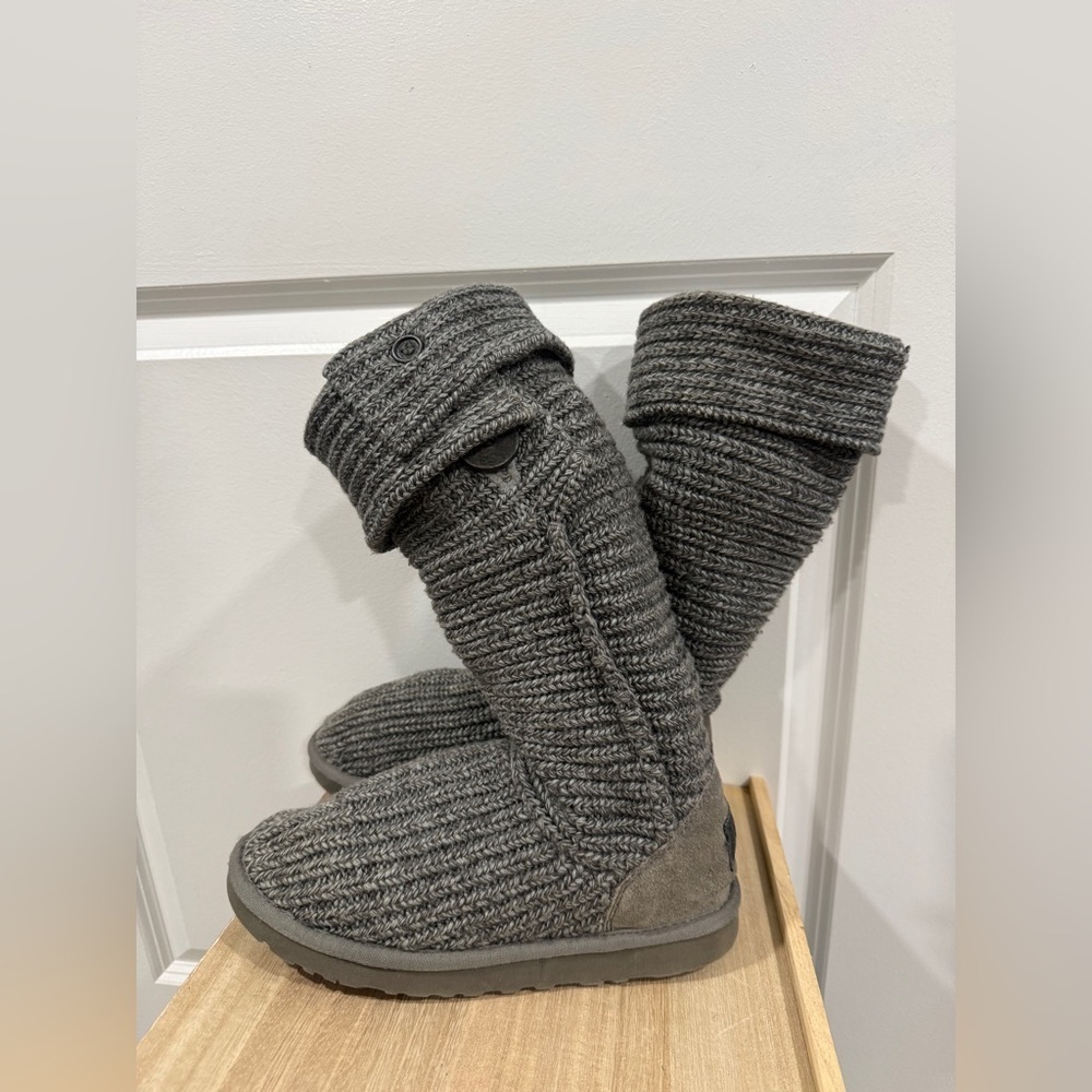 UGG Australia Gray Knit Tall Boots Women’s Size 7 Cozy Winter Shearling